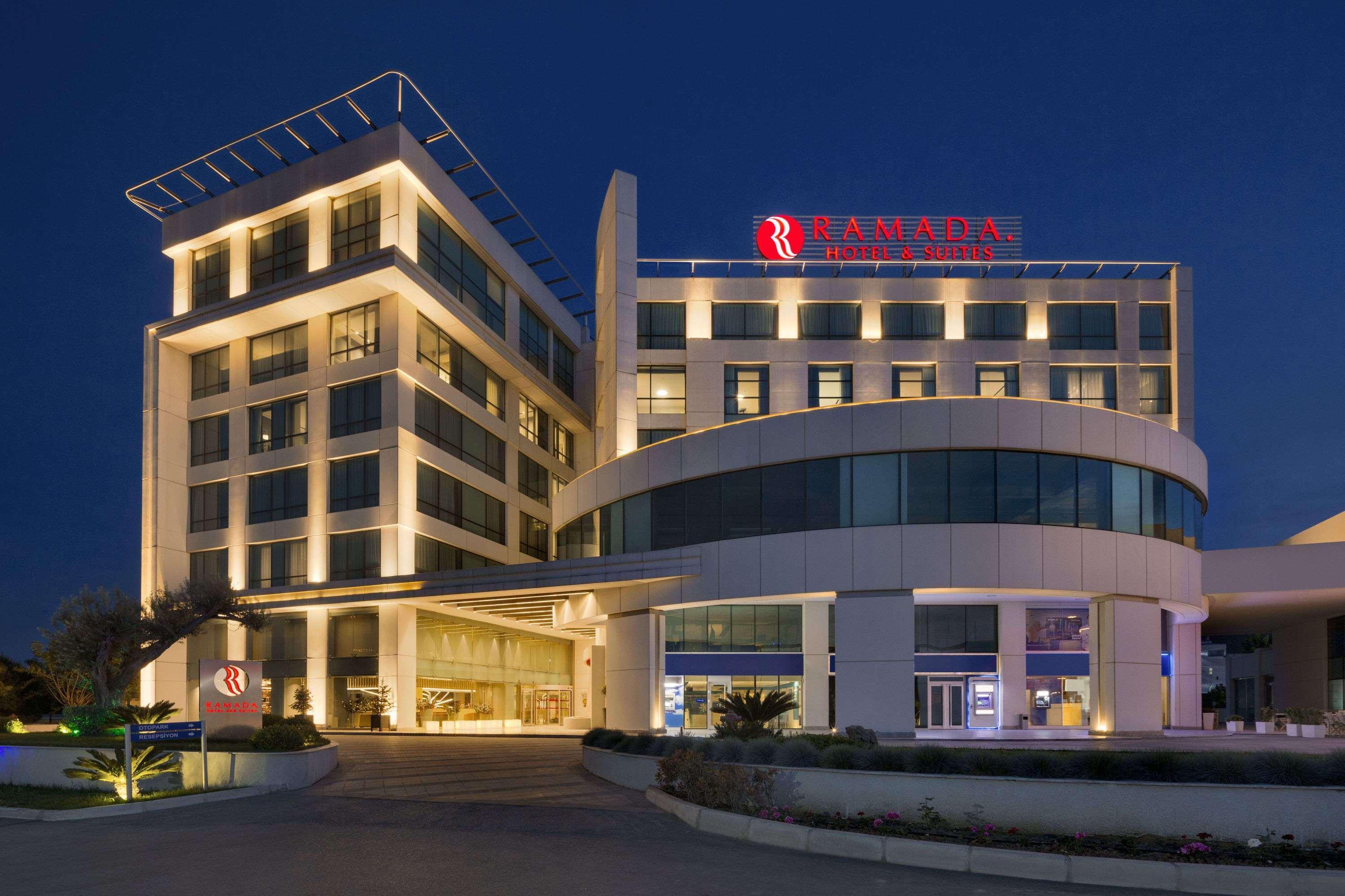 Ramada Hotel & Suites By Wyndham Izmir Kemalpasa Екстер'єр фото