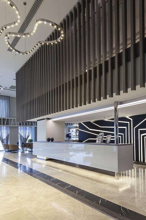 Ramada Hotel & Suites By Wyndham Izmir Kemalpasa Екстер'єр фото