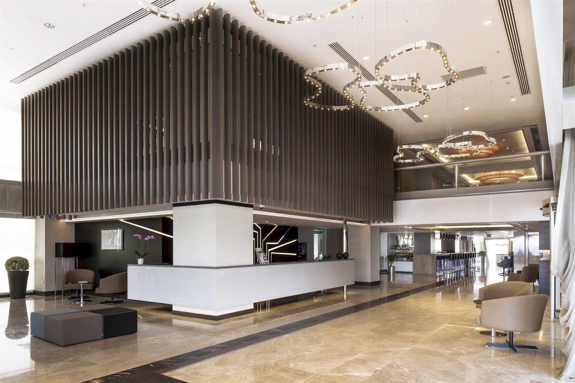 Ramada Hotel & Suites By Wyndham Izmir Kemalpasa Екстер'єр фото