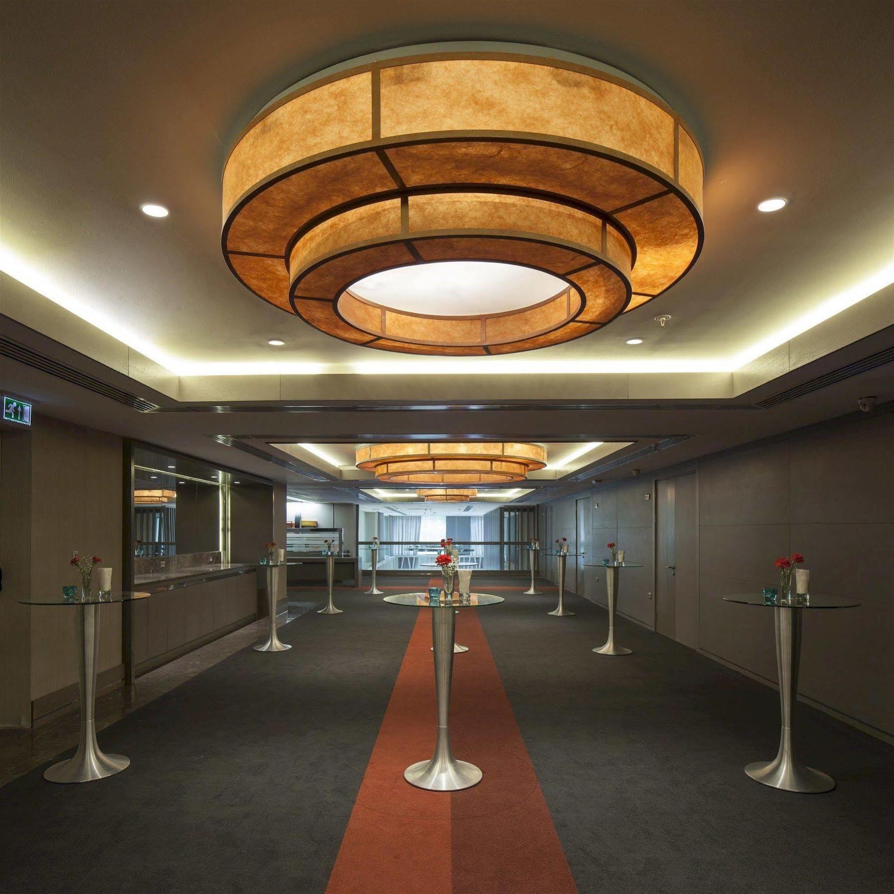 Ramada Hotel & Suites By Wyndham Izmir Kemalpasa Екстер'єр фото