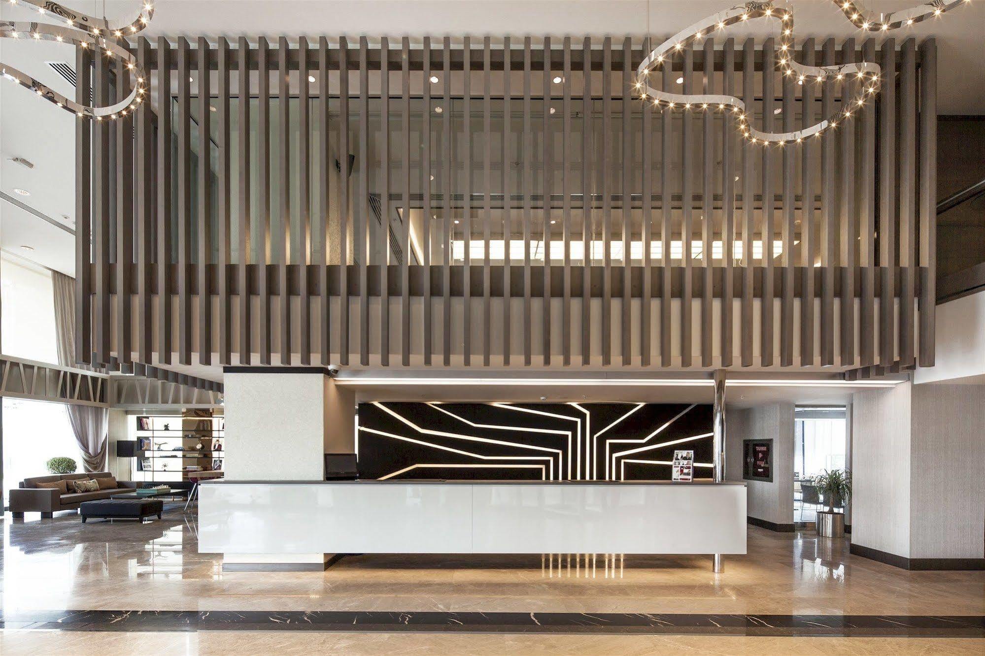 Ramada Hotel & Suites By Wyndham Izmir Kemalpasa Екстер'єр фото