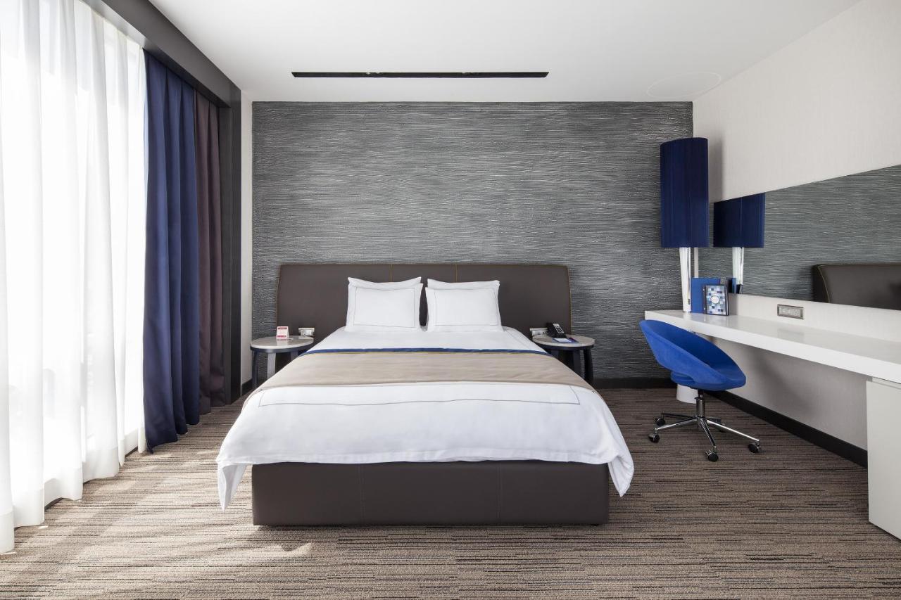 Ramada Hotel & Suites By Wyndham Izmir Kemalpasa Екстер'єр фото
